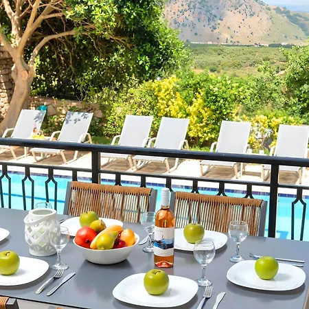 Mare Blue Heated Pool Villa *